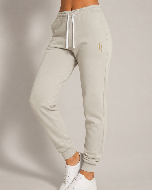 Signature Luxe Jogger — Studio Tan